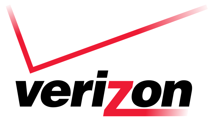 2000px-Verizon Logo.svg -700x393